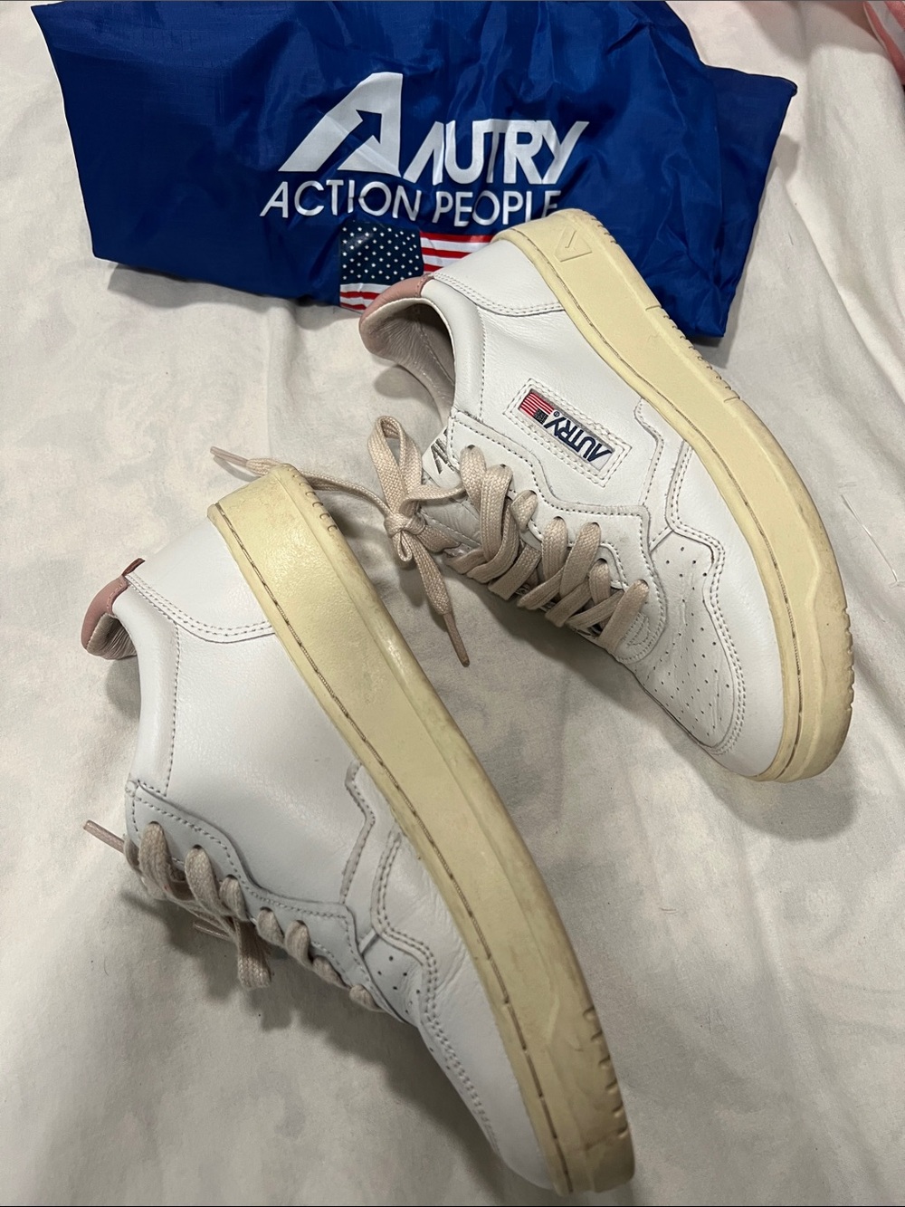 Autry Women's White Leather Sneakers with Pink Accents - Picture 3 of 6